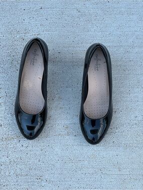 Clarks Black Patent Leather Heels. 8.5